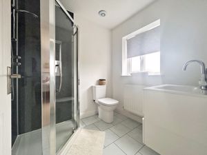 En-suite- click for photo gallery